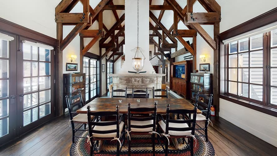 Real estate interior photograph