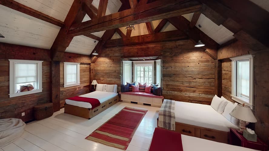 Real estate interior photograph